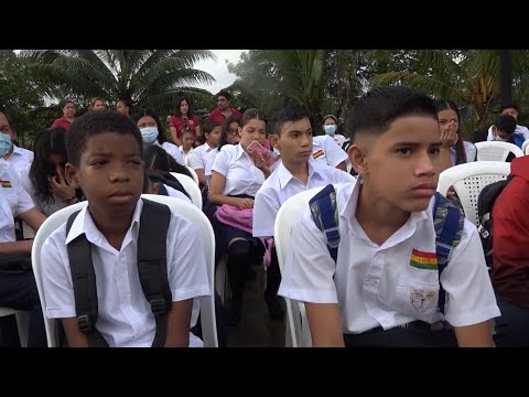 Niñez caribeña regresa contenta a las aulas de clases