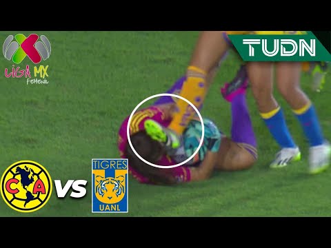 ¡AGUAS! Santiago recibe un PLANCHAZO de su compañera | Tigres 1-0 América | Campeón de Campeones 23