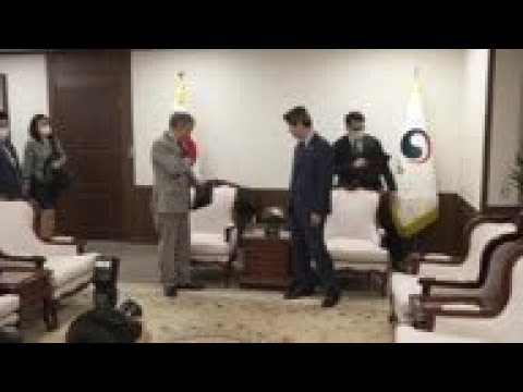 US ambassador to SKo meets new unification minister