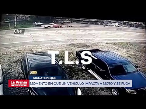 Captan en video el momento en el que un vehículo impacta a una moto y se fuga