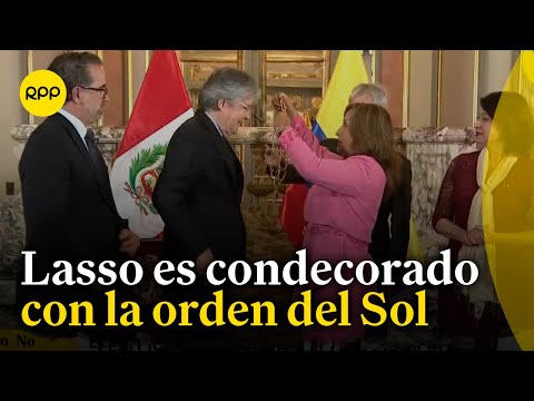 Dina Boluarte condecora a a Guillermo Lasso con la orden El Sol del Perú