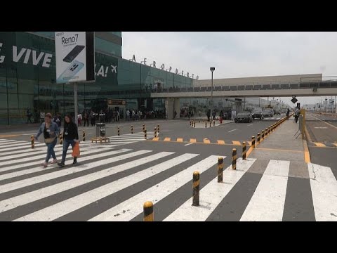 Reanuda sus operaciones el aeropuerto de Lima tras el accidente que causó la muerte de dos bomberos