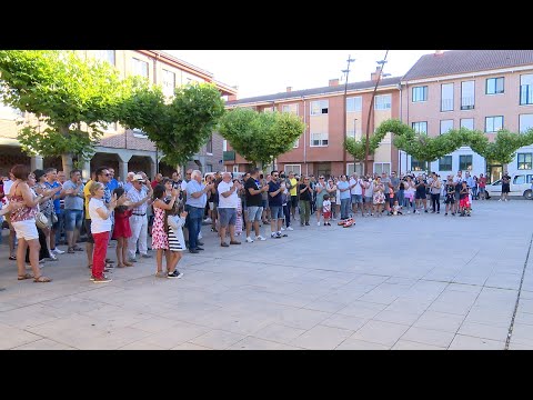 Unas 300 personas recuerdan en Santovenia a las víctimas del pasado viernes