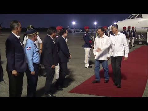 Llegada de la delegación de Bolivia encabezada por el Presidente Luis Arce Catacora