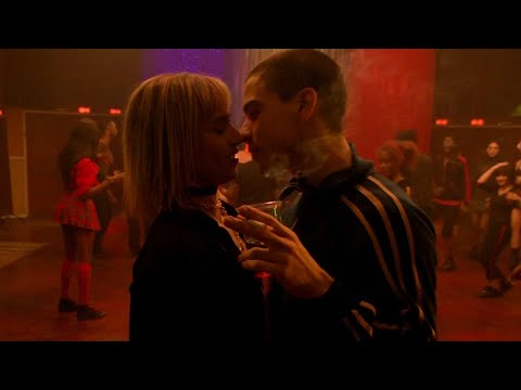 Charli XCX - pink diamond