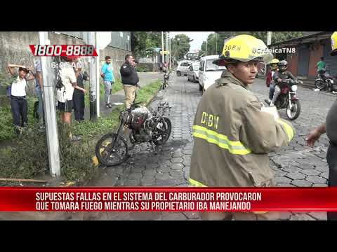 Moto se quema en su totalidad por desperfectos mecánicos en barrio Francisco Meza - Nicaragua
