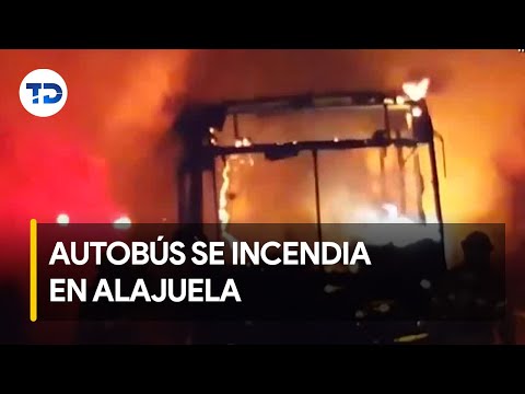Autobús se incendia en la parada central de Alajuela