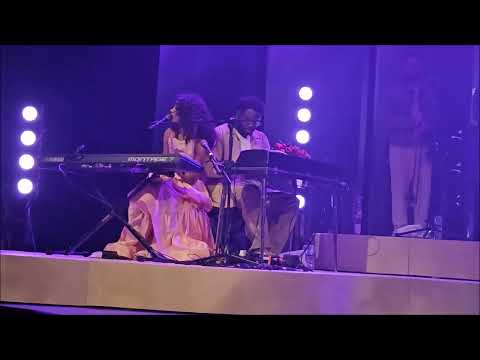 Olivia Dean - Dangerously Easy @ Eventim Apollo, Hammersmith, London 04/05/24