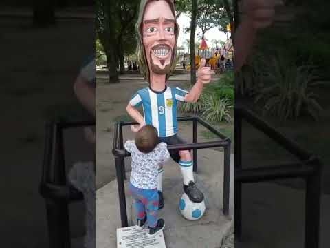 ? La tierna reacción del nieto De gabriel batistuta hoy a Su Estatua