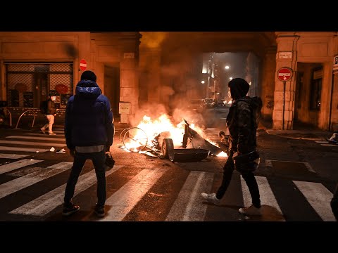 Protests and clashes in Italy over coronavirus restrictions