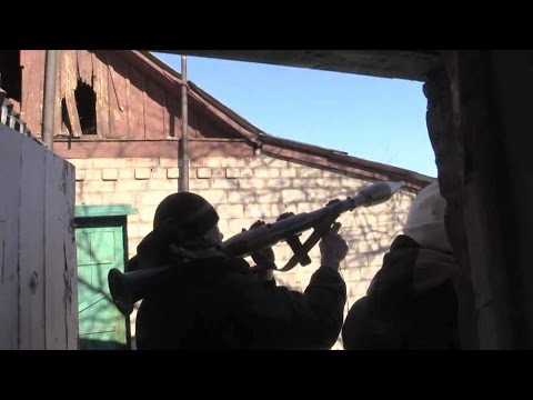 Перестрелка между боевиками и украинскими военными (Видео)