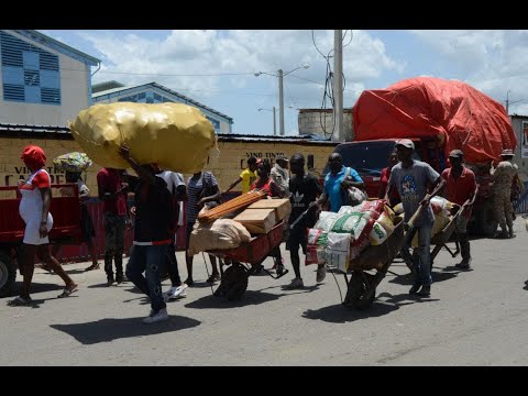 #PrimeraEmisión| Haitianos se abastecen en República Dominicana alejados del caos de Puerto Príncipe
