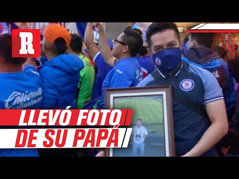 Aficionado de Cruz Azul llevó a serenata foto de su papá fallecido de cáncer en Final del 2013