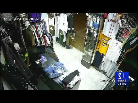 Cañete: delincuente armado con cuchillo asalta tienda de ropa