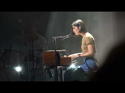 Gracie Abrams - Long Sleeves, at the State Theatre in Portland ME, 10/10/2024