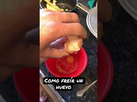 Chloe fabrica su primera tortilla francesa sin ayuda de Papá ?