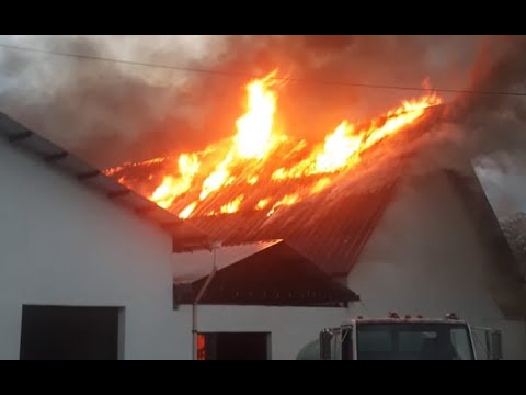 Iglesia católica de Camotán se incendia a causa de un rayo