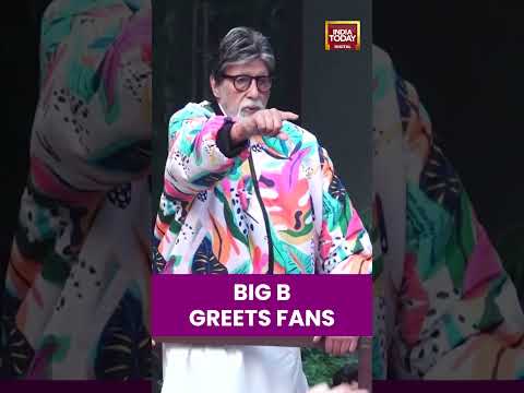 Amitabh Bachchan Greets Huge Crowd at Jalsa Mumbai | India Today