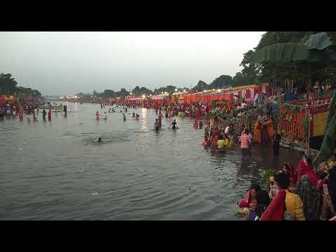 Thousands gathered along the Mahananda River for Chhath Puja, Siliguri