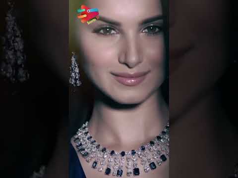 $shorts #tarasutaria #tarasutariaqueen #ahortsvideos #makeup #modeling #shorts