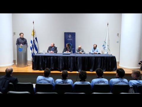 Ceremonia de entrega del Pabellón Nacional a la Selección Uruguaya de Vela
