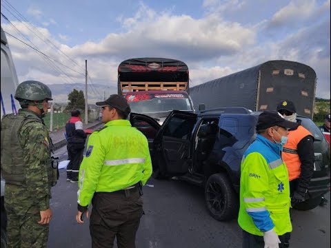 Dos militares fueron embestidos por un vehículo