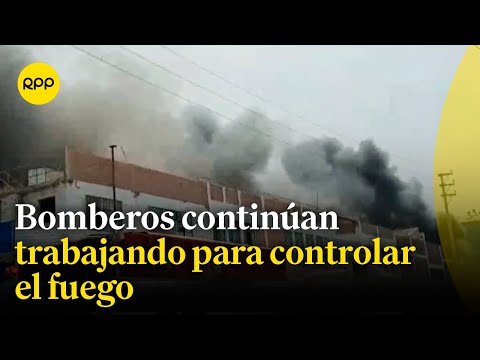 Cercado de Lima: Bomberos continúan trabajando para controlar el fuego