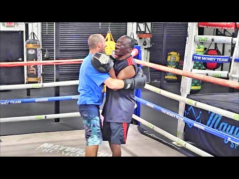 Boxer baffles Jeff Mayweather with his “Drunken Cat” boxing style