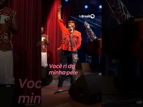 Sandra Sá canta “Olhos Coloridos” no #SemCensura em sua homenagem!