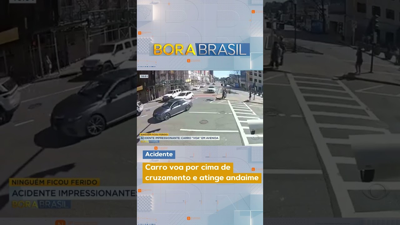 Carro voa por cima de cruzamento e atinge andaime