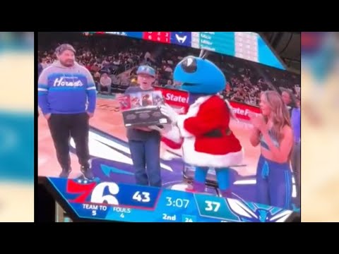 Charlotte Hornets apologize for gifting PlayStation 5 to young fan, then taking it away