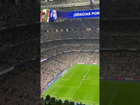 El último adiós de Kroos como jugador del Madrid en el Bernabéu, con todo el estadio aplaudiéndole
