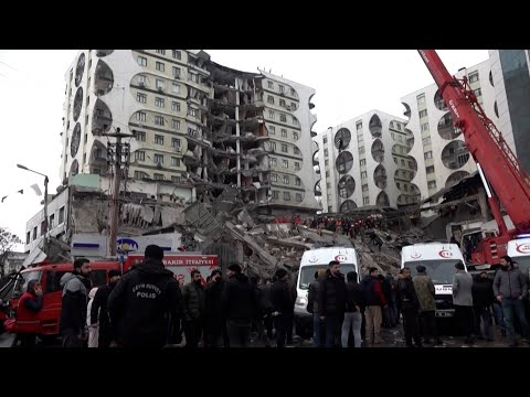 Al menos 2.600 personas han muerto por la sucesión de terremotos en Turquía y Siria
