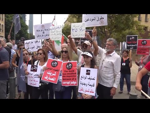 Lebanese protest against proposed law threatening their bank savings