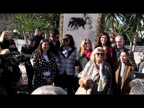 Gabriela Ostos y Mari Ángeles Grajal firman la paz en el homenaje a Jaime Ostos