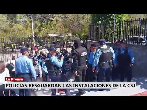 Policías resguardan las instalaciones de la CSJ