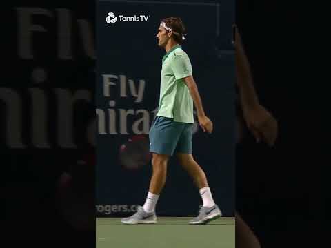 Federer Gives Up Mid-Point 🤣