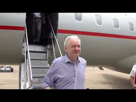 El avión de Julian Assange hace escala en Bangkok en su destino rumbo a las Islas Marianas