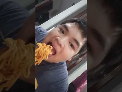 ASMR BITES | CHEWING SOUNDS • NO TALK, JUST EAT | PANCIT CANTON CHEESY MUKBANG #fyp #foodvlog