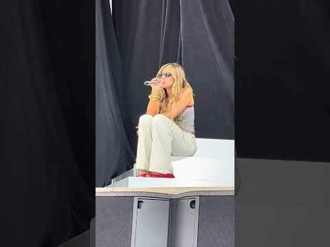 Tate McRae Singing Plastic Palm Trees during Soundcheck in Indianapolis. (FULL VIDEO)