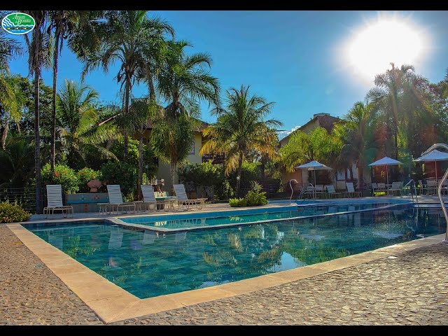 Nosso diferencial está em nosso grande jardim, nos espaços pensados cuidadosamente para  o bem estar dos nossos hóspedes como apartamentos que acomodam famílias de até 04 pessoas com conforto, sala de tv com lareira, piscina aquecida para os dias de inverno, espaço kids para criançada, espaço fitness para gosta de viajar mas não dispensa cuidados com os exercícios, no restaurante que serve café da manhã completo.

Conheça: https://aguasdebonito.com.br/nossa-estrutura/