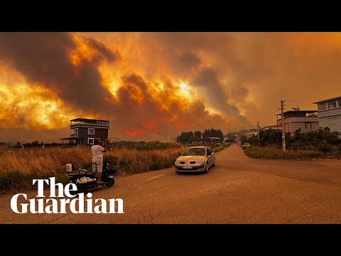 Wildfires rage across Turkey's Izmir province
