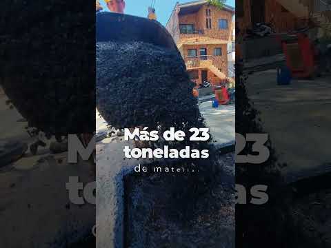 Tapamos 19 huecos en el barrio Alfonso López.  Estamos recuperando la malla vial en la ciudad.