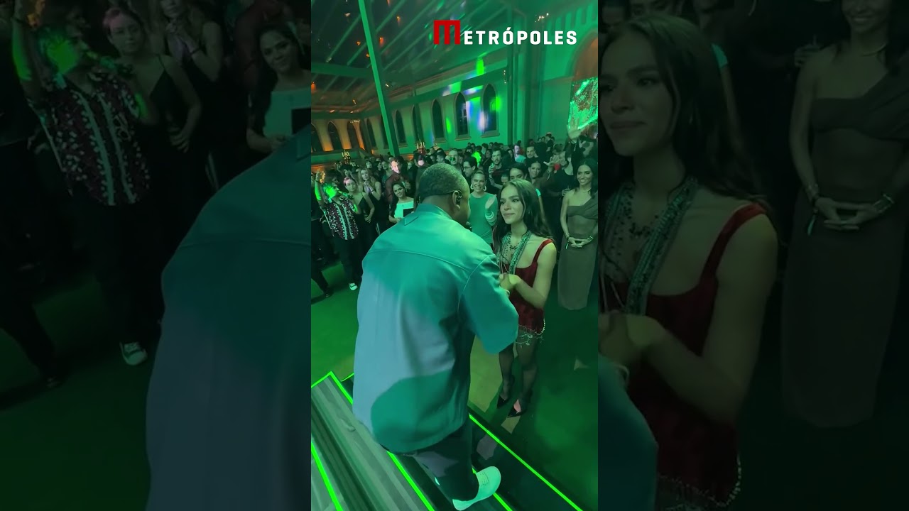 Bruna Marquezine curte festa com suposto affair Danilo Mesquita