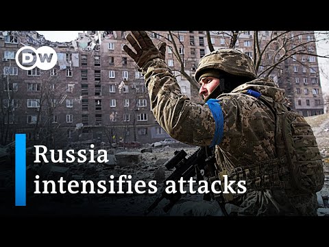 Russia escalates attacks on Ukrainian cities ahead of cease-fire talks | DW News