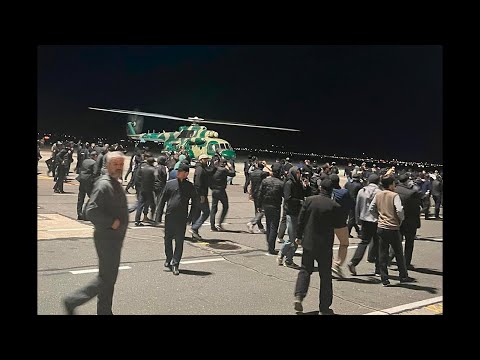 Hundreds storm Russian airport in antisemitic riot over arrival of plane from Israel