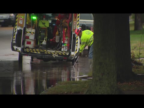 Strong rains cause some flooding on Chiacgo's Far Southwest Side