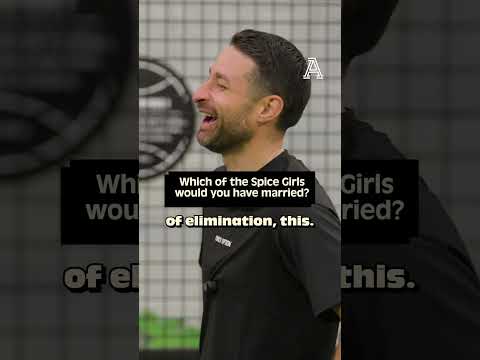Which Spice Girl Would Gary Neville Have Married? | Truth Or Padel #manchesterunited #premierleague