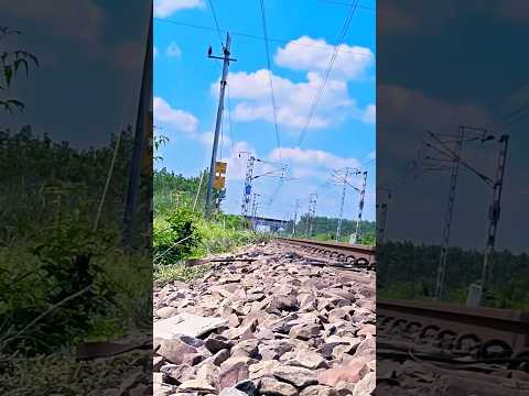 Niche Se Liya Gaya Railway Line Ka Cinematic View # Beautiful Sky # Track Scene # Nature Vibes