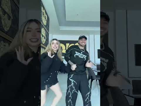 se aprendió el baile por mi🥺🤍@YOLO #karentorres #taylorswift #swiftie #yolo #opalite  #xkarentorr